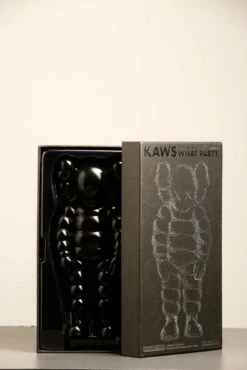 What Party - Black -DEODATO Saldi kaws what party black painted vinyl sculpture 2020 27 5x12 7cm 300dpi 2