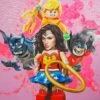 WONDER WOMAN WITH LAZO OF TRUTH AND HER MALE TEAM -DEODATO Saldi wonder woman team lego jose molina 125x125 2023